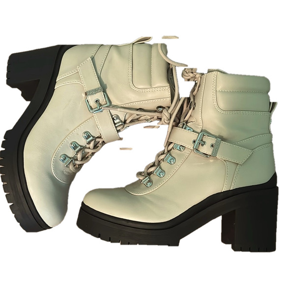Woman’s Guess NWT Lace up Side Zip Boots Size 6.5 Medium - Picture 1 of 9